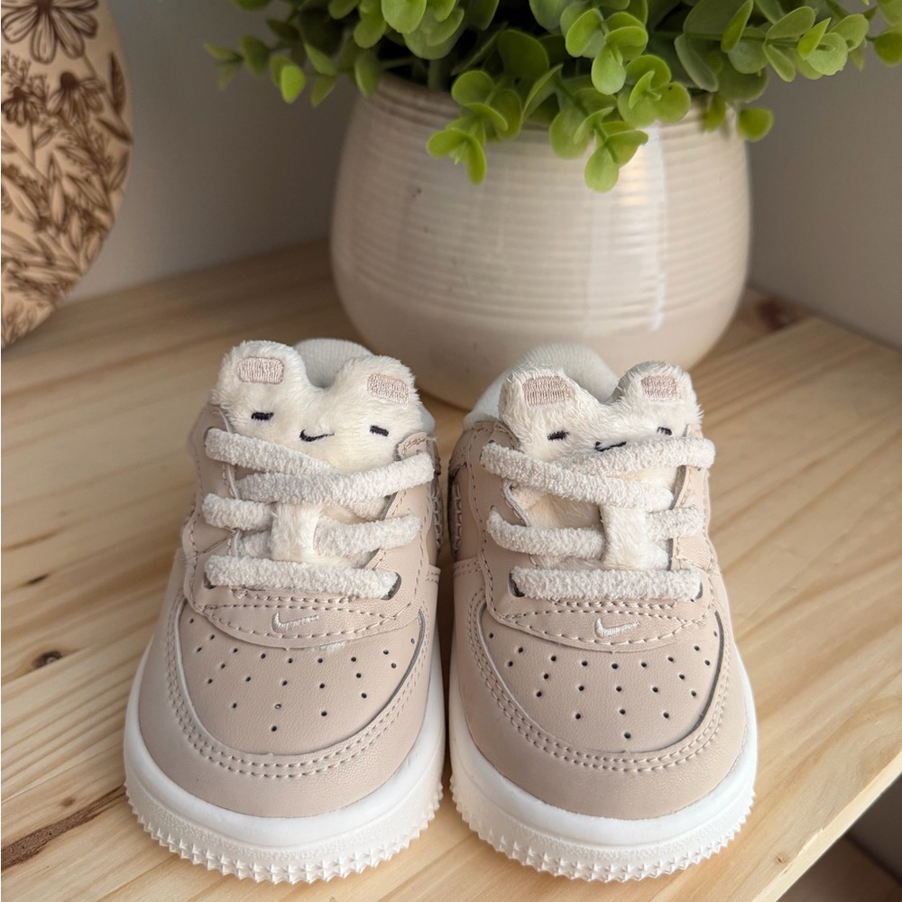 Nike Baby Tan Bear Sneakers